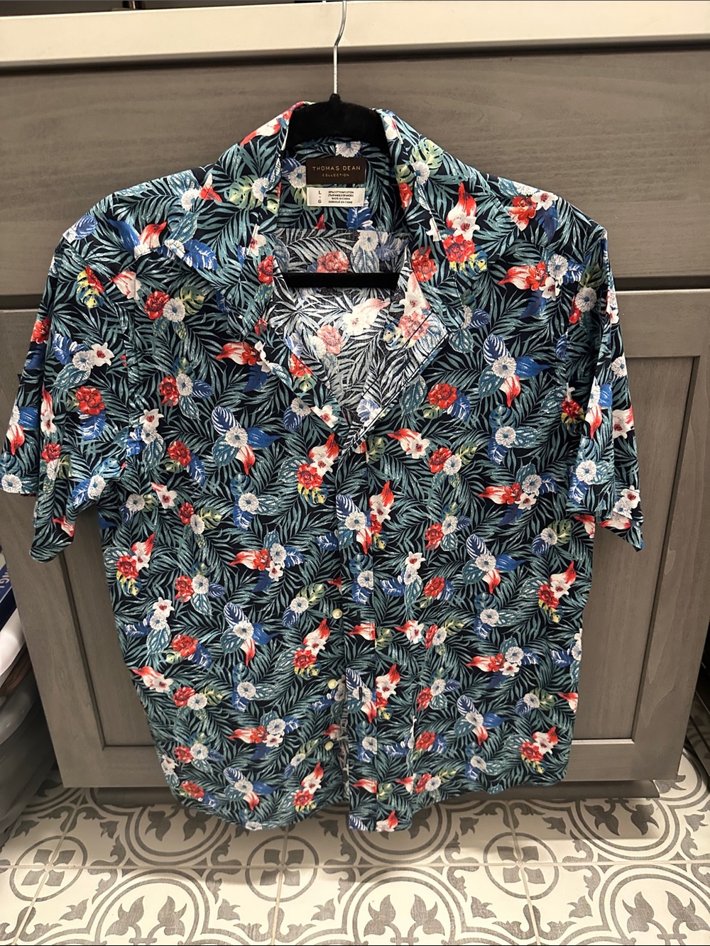 Thomas Dean Navy Tropical Floral Button-Down Shirt with Red & White Blooms